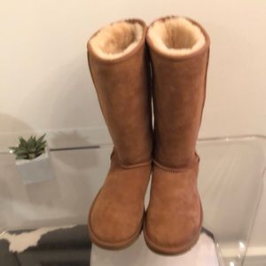 UGG ClassicTall II, Sz 8